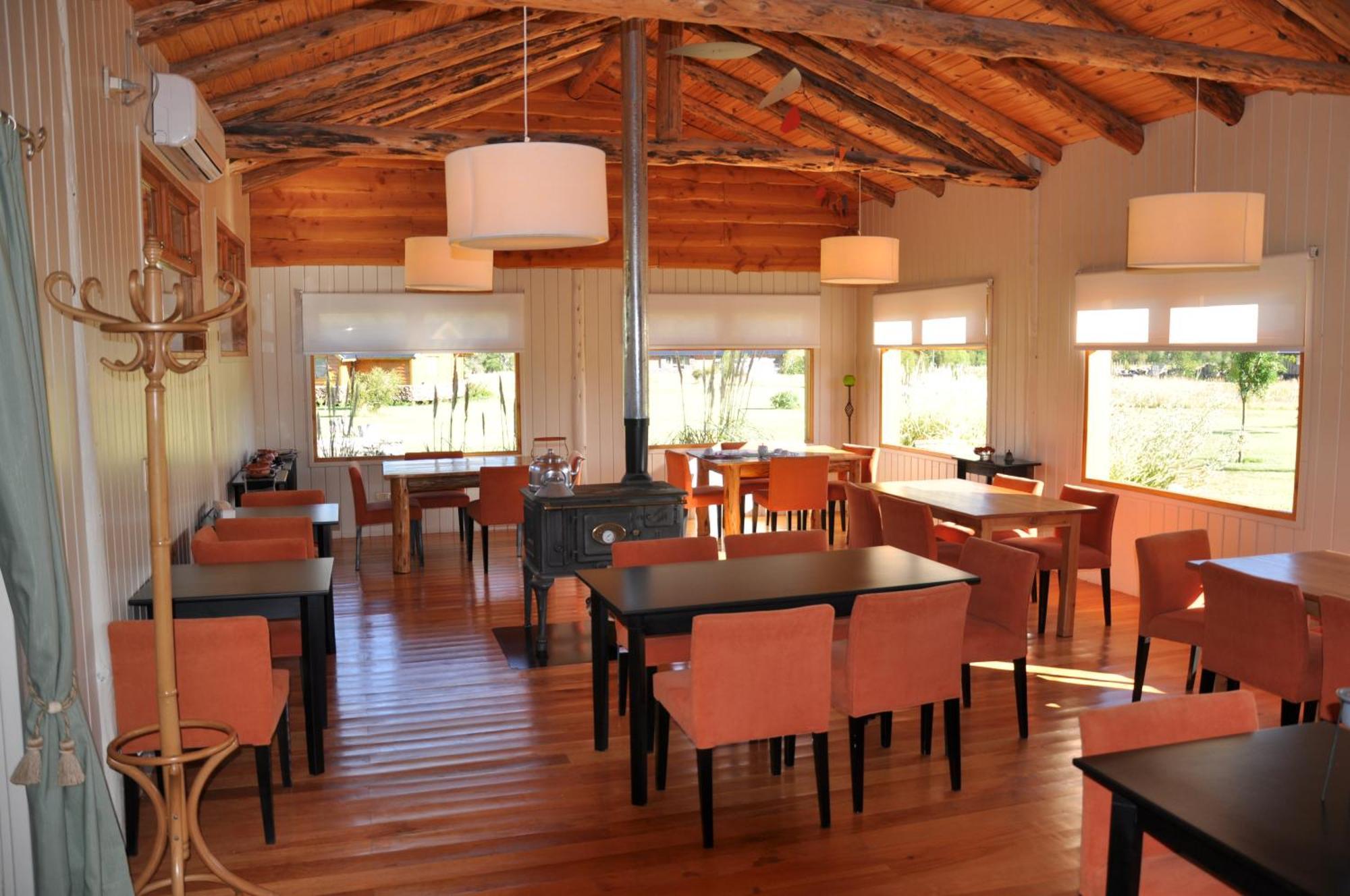 Villa Lago Rivadavia Hosteria Ruca Kitai מראה חיצוני תמונה